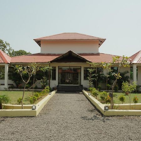 The Infinity Pench Resort Khawasa Екстер'єр фото