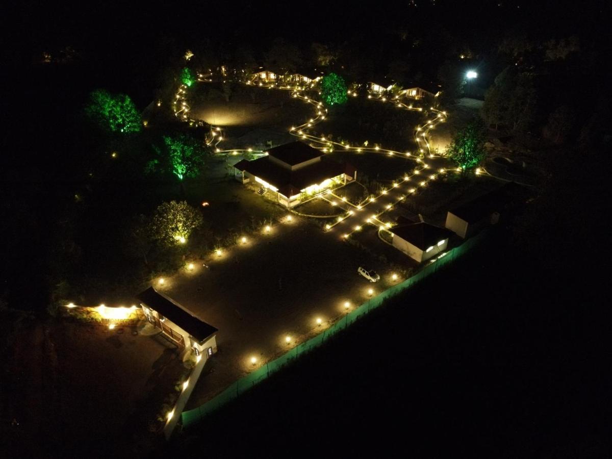 The Infinity Pench Resort Khawasa Екстер'єр фото