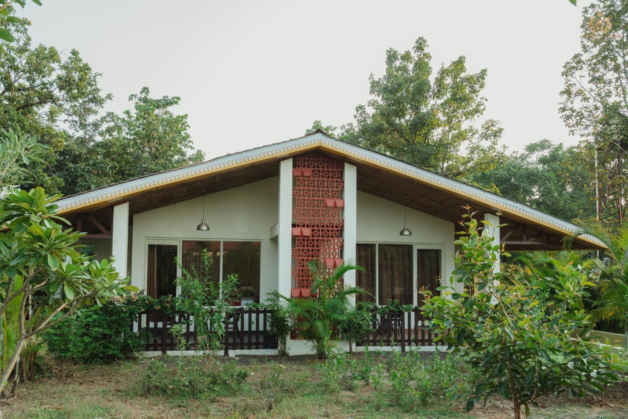 The Infinity Pench Resort Khawasa Екстер'єр фото
