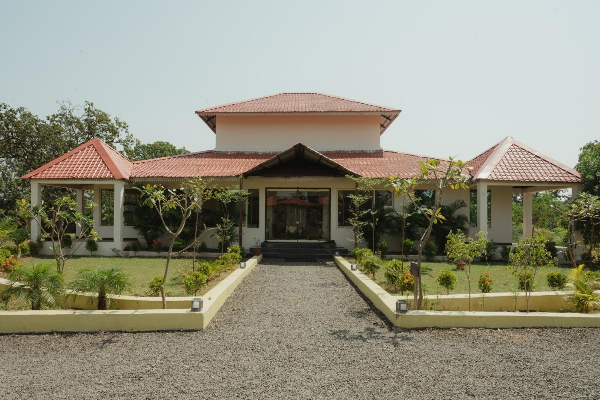 The Infinity Pench Resort Khawasa Екстер'єр фото